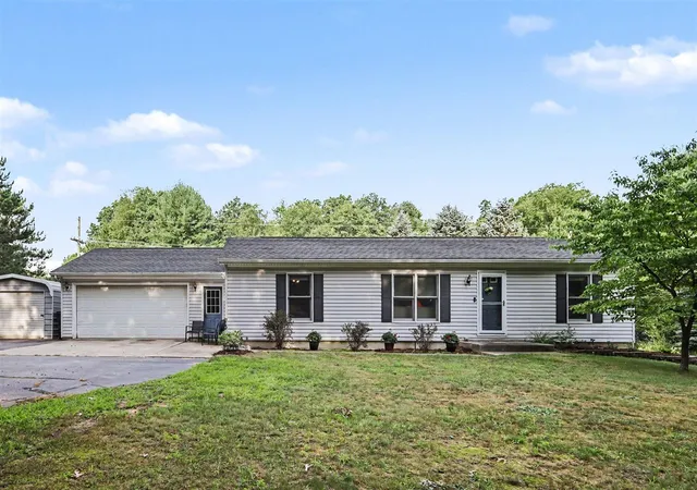 Photo 1 of Single family home for sale at 6525 Mccords Ave, Alto, MI 49302 | MLS# 70551697 | Listing updated on 2026-09-01