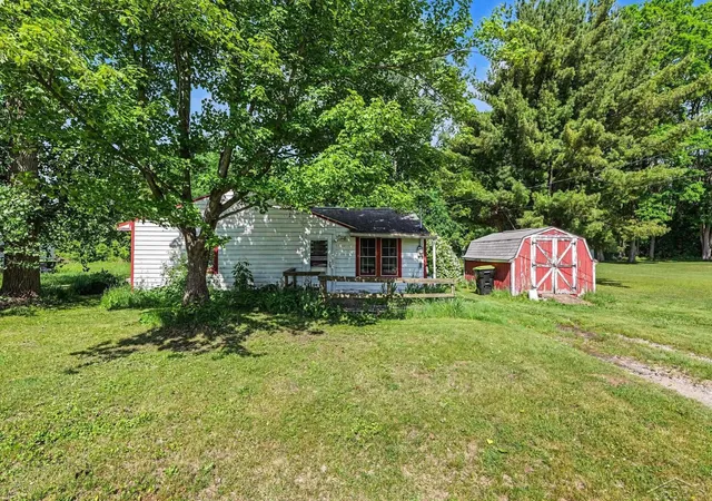 2nd image of 15 Welch Dr, Midland, MI 48640 | MLS# 50214479