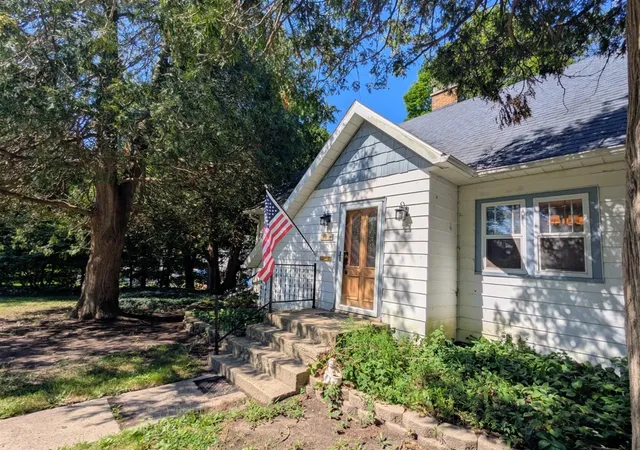 Photo 2 of Single family home for sale at 119 Prospect St, Rockford, MI 49341 | MLS# 70550761 | Listing updated on 2026-08-28