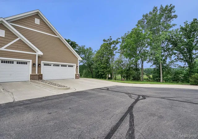 Homes for sale in Dexter, MI | 415 Baker Crossing, Dexter, MI 48130 1508 | MLS# 61007691