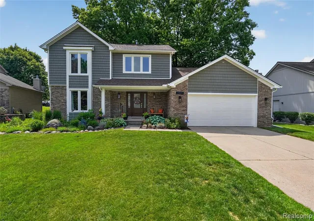 Homes for sale in Wixom, MI | 2021 Huntingdon Dr, Wixom, MI 48393 | MLS# 61000673