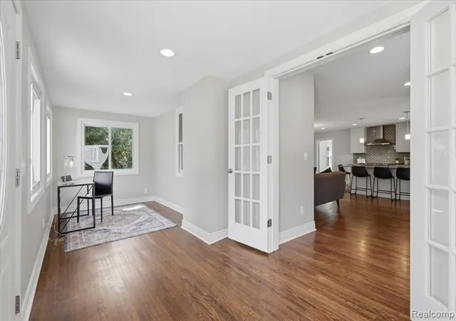 Photo 4 of Single family home for sale at 307 N Washington Ave, Royal Oak, MI 48067 | MLS# 61015070 | Listing updated on 2026-08-29