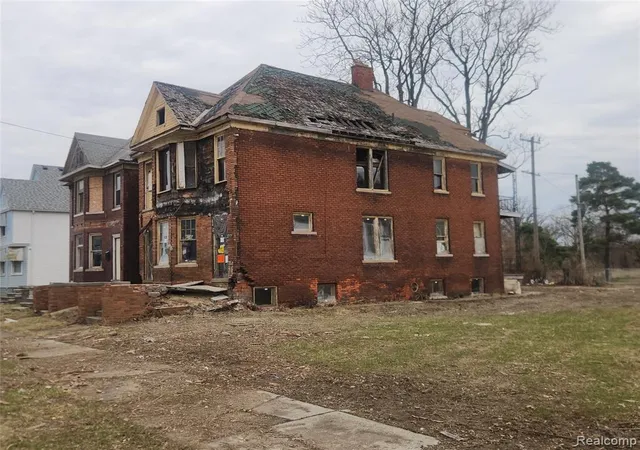 Photo 2 of Sale Pending at 2707 Wreford St, Detroit, MI 48208 | MLS# 60973181 | Listing updated on 2026-07-31