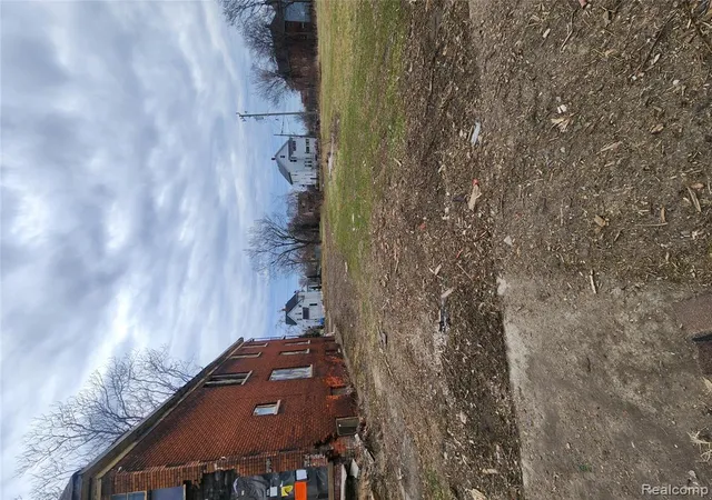Photo 3 of Sale Pending at 2707 Wreford St, Detroit, MI 48208 | MLS# 60973181 | Listing updated on 2026-07-31