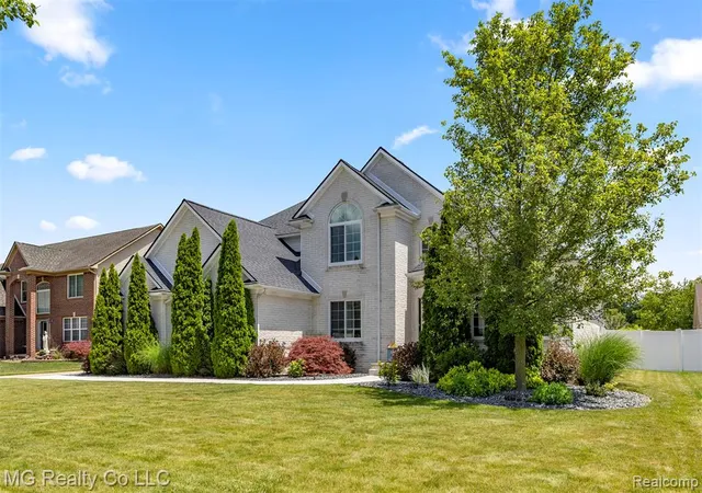 Homes for sale in Flat Rock, MI | 25803 Brookview Blvd, Flat Rock, MI 48134 | MLS# 61004804