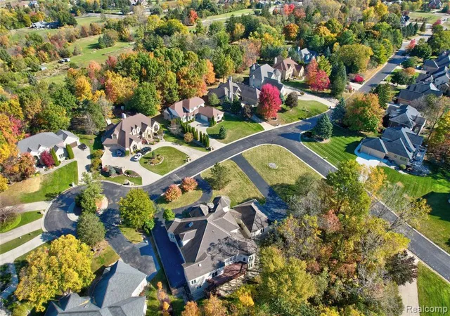 35th image of 5166 Warwick Woods Trl, Grand Blanc, MI 48439 | MLS# 60971592