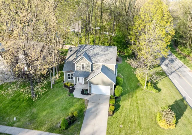Photo 2 of Single family home for sale at 1401 Whispering Trl, Benton Harbor, MI 49022 | MLS# 70532497 | Listing updated on 2026-09-01