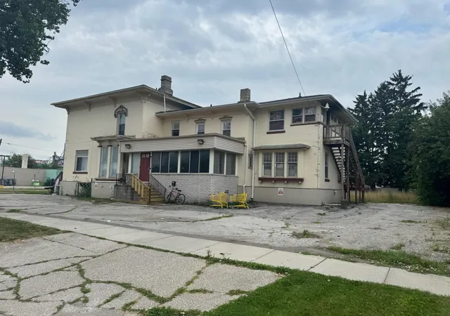 Photo 3 of Multi family home for sale at 403 S Fayette St, Saginaw, MI 48602 | MLS# 50183792 | Listing updated on 2026-05-27
