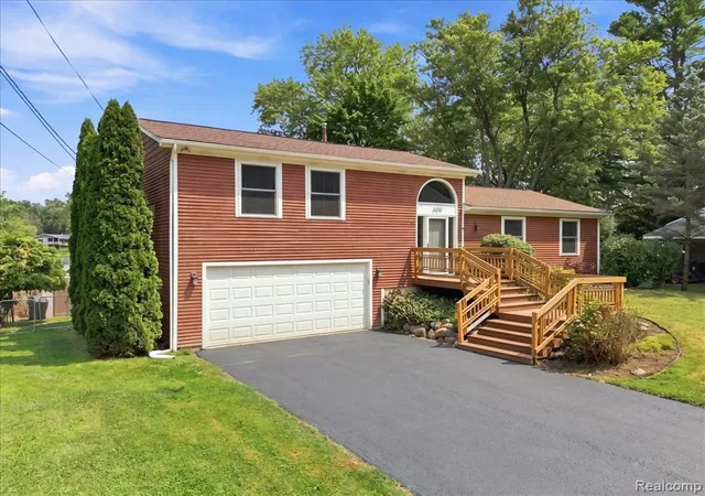 1st image of 1255 Paul Blvd, Lake Orion, MI 48362 | MLS# 61020613