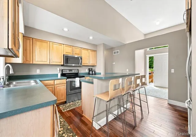 4th image of 1255 Paul Blvd, Lake Orion, MI 48362 | MLS# 61020613