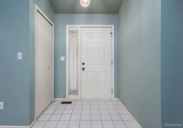 4th image of 19249 Parkville St, Livonia, MI 48152 | MLS# 60977851
