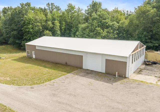 5th image of 4390 22 Mile Rd, Grant, MI 49327 | MLS# 70552083