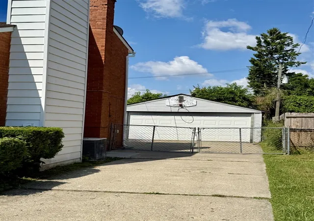 Photo 24 of Sale Pending at 8931 Wormer, Redford, MI 48239 | MLS# 70480492 | Listing updated on 2025-10-04