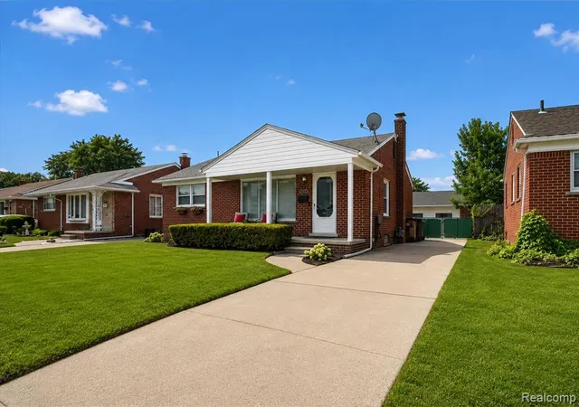 2nd image of 6523 Henry Ruff Rd, Garden City, MI 48135 2010 | MLS# 61023417