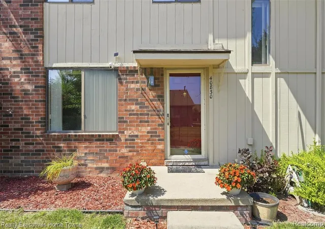 Photo 3 of Sale Pending at 40830 Highpointe Dr #17, Clinton Township, MI 48038 2556 | MLS# 61023802 | Listing updated on 2026-09-03
