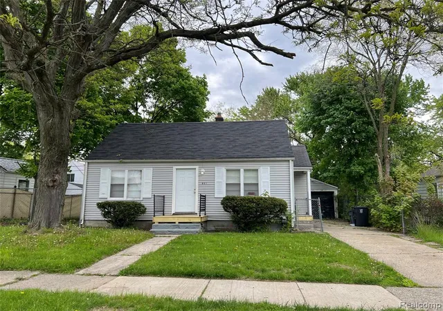 Homes for sale in Flint, MI | 801 Hubbard Ave, Flint, MI 48503 | MLS# 60993415