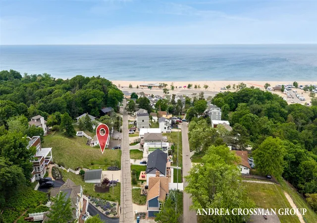 2nd image of 134 Prospect St, Grand Haven, MI 49417 | MLS# 70538495