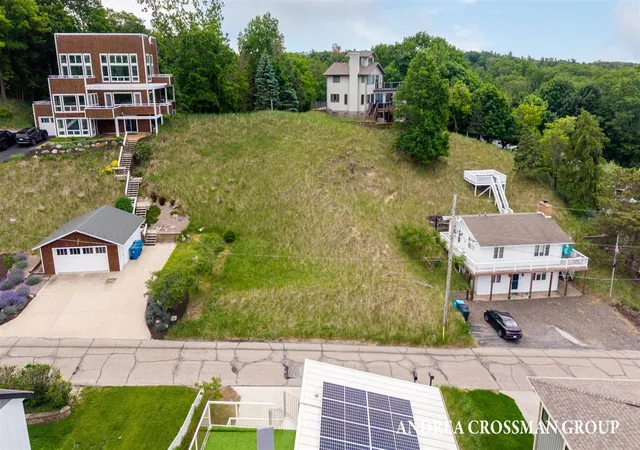 4th image of 134 Prospect St, Grand Haven, MI 49417 | MLS# 70538495