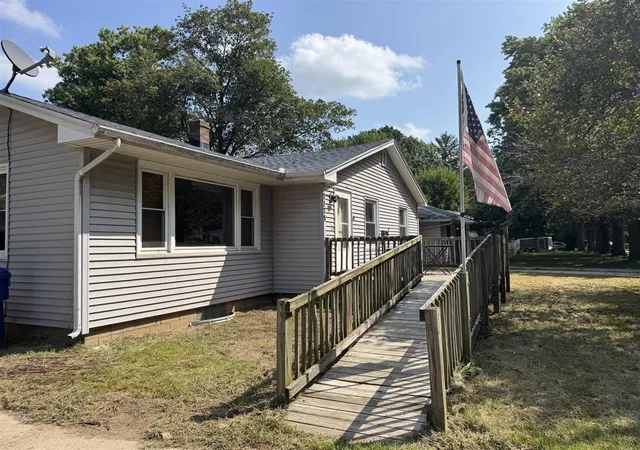 1st image of 1175 Ravina Ave, Benton Harbor, MI 49022 | MLS# 70554069