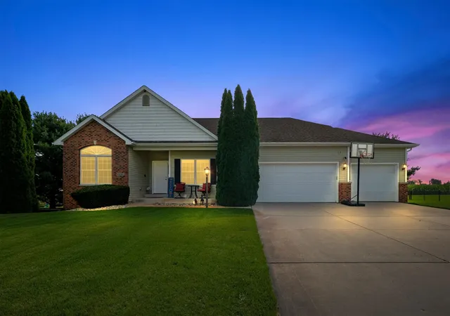 Photo 2 of Single family home for sale at 69265 Sundance Dr, Edwardsburg, MI 49112 | MLS# 70553870 | Listing updated on 2026-09-23