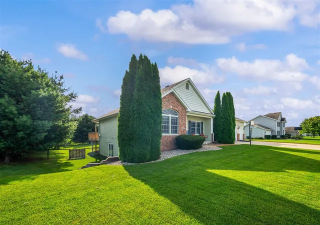 Photo 3 of Single family home for sale at 69265 Sundance Dr, Edwardsburg, MI 49112 | MLS# 70553870 | Listing updated on 2026-09-23