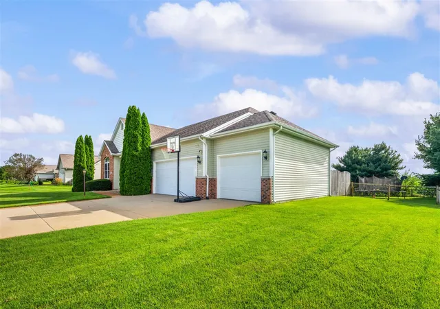 Photo 4 of Single family home for sale at 69265 Sundance Dr, Edwardsburg, MI 49112 | MLS# 70553870 | Listing updated on 2026-09-23