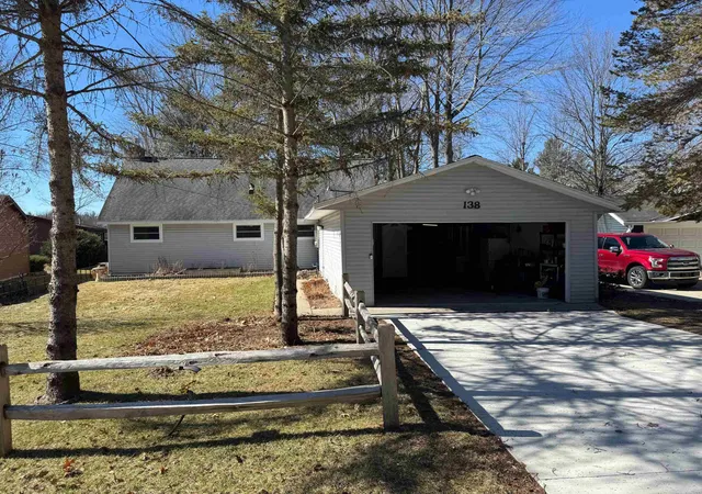 Homes for sale in Prudenville, MI | 138 Hazelwood Dr, Prudenville, MI 48651 | MLS# 80066226