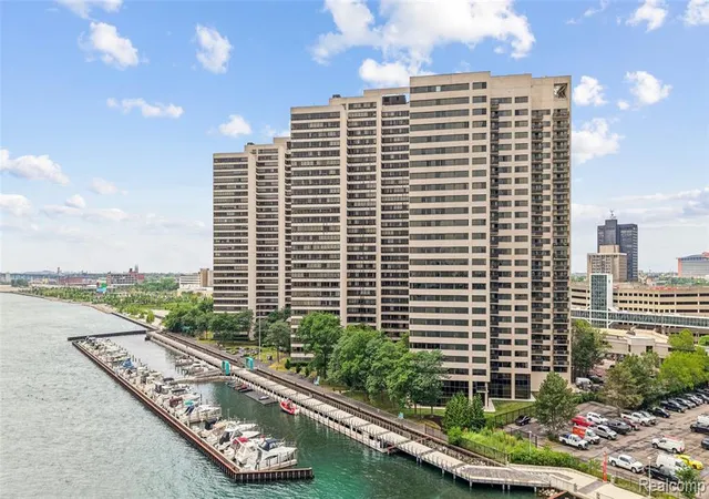 2nd image of 1001 W Jefferson Ave #2a, Detroit, MI 48226 | MLS# 61009635