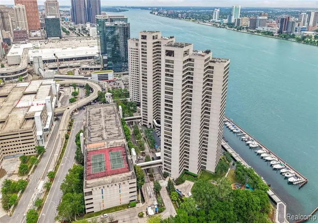 45th image of 1001 W Jefferson Ave #2a, Detroit, MI 48226 | MLS# 61009635