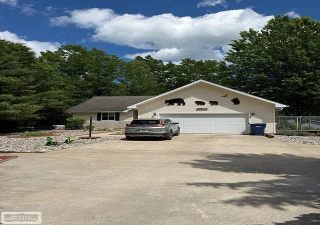 Homes for sale in Lake, MI | 6651 Tamarack Trl, Lake, MI 48632 | MLS# 50205176
