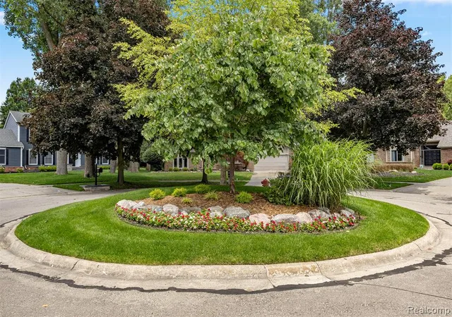 5th image of 17520 Laurel Dr, Livonia, MI 48152 | MLS# 61005348