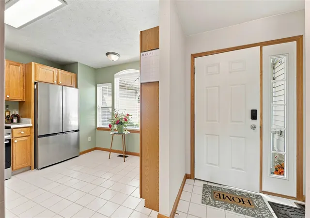 Photo 3 of Condo for sale at 1848 Quail Cove Dr, Kalamazoo, MI 49009 | MLS# 70553657 | Listing updated on 2026-09-11