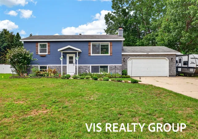 Photo 1 of Sale Pending at 531 E Chadwick Dr, Muskegon, MI 49445 | MLS# 70552131 | Listing updated on 2026-08-27