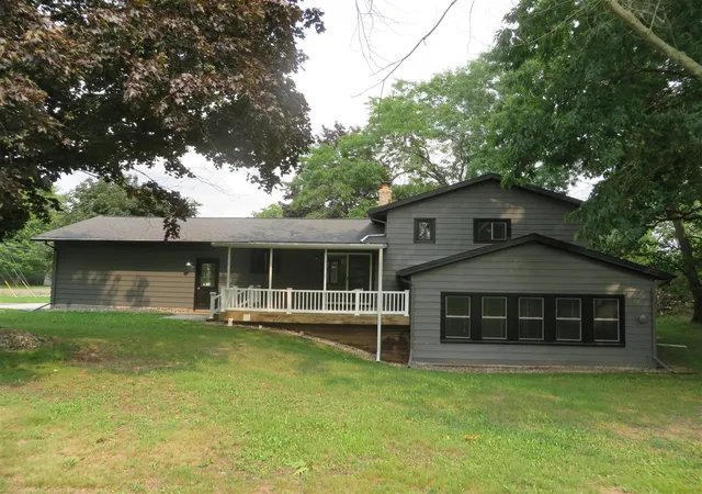 Photo 4 of Sale Pending at 5591 Wing Ave, Grand Rapids, MI 49512 | MLS# 70551698 | Listing updated on 2026-08-19