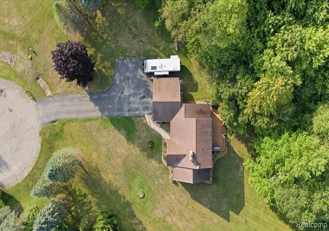 Photo 3 of Sale Pending at 10100 Springtime Cir, Clarkston, MI 48348 1644 | MLS# 61024268 | Listing updated on 2026-09-10