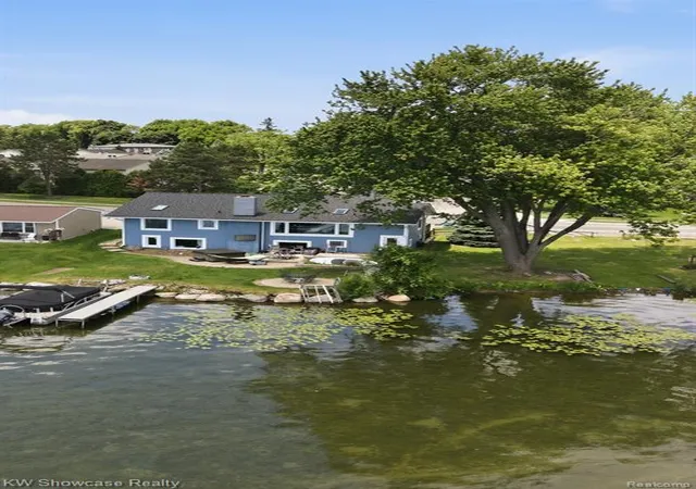 Homes for sale in Walled Lake, MI | 301 S Pontiac Trl, Walled Lake, MI 48390 | MLS# 61005465
