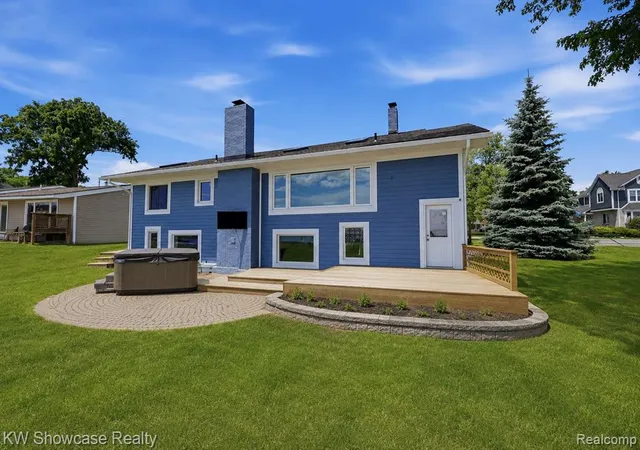 Homes for sale in Walled Lake, MI | 301 S Pontiac Trl, Walled Lake, MI 48390 | MLS# 61005465
