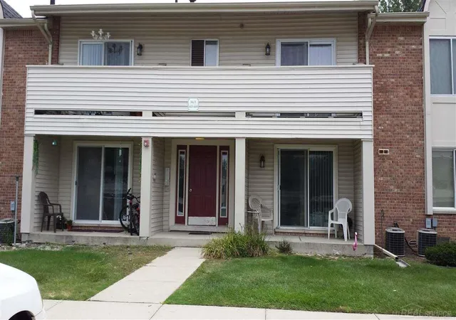 Photo 1 of Condominium at 44481 Savery Dr, Canton, MI 48187 | MLS# 31265462 | | Sold on 2015-11-13