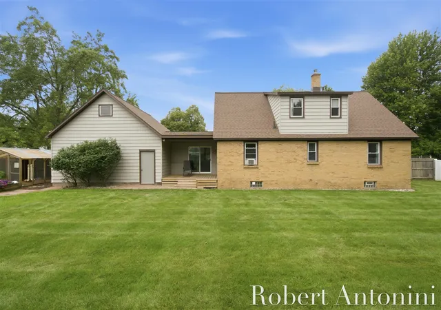 Photo 2 of Sale Pending at 3148 Amon Ave, Grand Rapids, MI 49525 | MLS# 70549543 | Listing updated on 2026-08-21