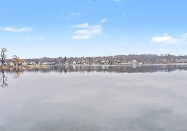 17th image of 1605 S Crooked Lake Dr, Kalamazoo, MI 49009 | MLS# 70518833