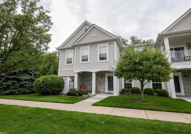 Homes for sale in Harrison Township, MI | 25699 Maritime Cir Cir #Bldg 8, Harrison Township, MI 48045 | MLS# 50213172