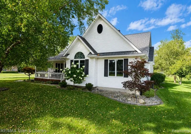 1st image of 2315 Pebble Creek Dr, Flushing, MI 48433 3504 | MLS# 61024019