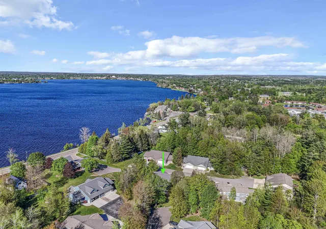 3rd image of 122 Davidsen Shores Dr, Cadillac, MI 49601