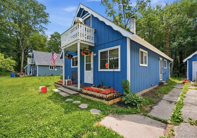 Homes for sale in Kimball, MI | 1699 Ditty Rd, Kimball, MI 48074 | MLS# 61003600