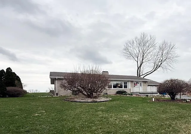 Photo 1 of Single family home for sale at 5586 Wendzel Dr, Coloma, MI 49038 | MLS# 70522695 | Listing updated on 2026-08-12