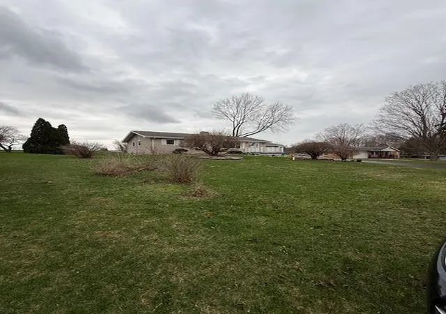 Photo 3 of Single family home for sale at 5586 Wendzel Dr, Coloma, MI 49038 | MLS# 70522695 | Listing updated on 2026-08-12