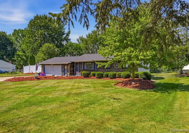 Photo 3 of Single family home for sale at 5070 Ray Rd, Linden, MI 48451 | MLS# 61011896 | Listing updated on 2026-07-25