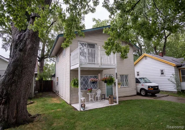 Photo 3 of Single family home for sale at 108 W Morehouse Ave, Hazel Park, MI 48030 | MLS# 61019744 | Listing updated on 2026-08-27