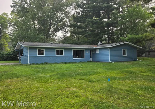 Photo 1 of Single family home for sale at 1755 Wellington Ave, Bloomfield Hills, MI 48302 0062 | MLS# 61014812 | Listing updated on 2026-09-16