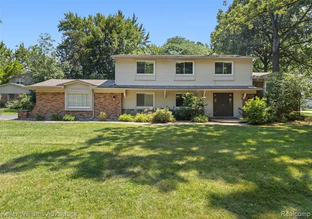 Photo 1 of Single family home for sale at 6711 Woodside Trl, West Bloomfield, MI 48322 3914 | MLS# 61011194 | Listing updated on 2026-09-13